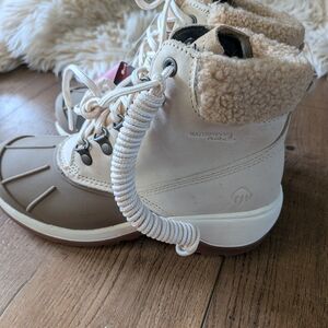 Wolverine Waterproof Plus Boots - Cream and Brown